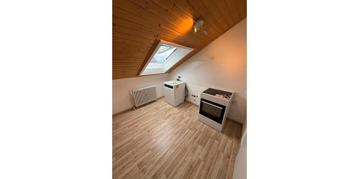 Dachgeschoßwohnung Ludwigsburg Hoheneck - 3 Zimmer, 55 m&sup2;, 1.000&euro; | Angebot:26483179