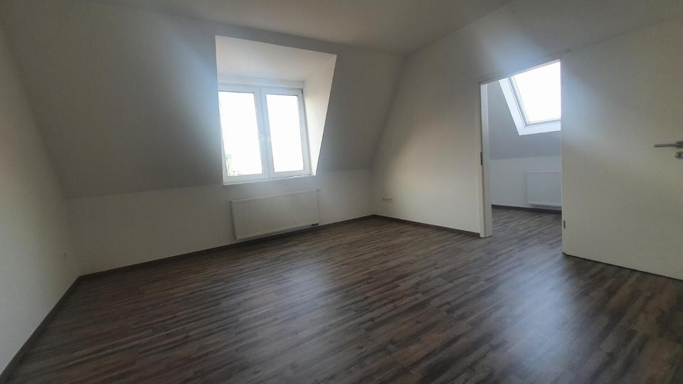 Dachgeschoßwohnung Stuttgart Stuttgart-Nord - 3.5 Zimmer, 89 m&sup2;, 1.350&euro; | Angebot:25964364