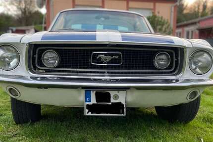 Ford Mustang 75.000 km 28.000 € Stuttgart 70180