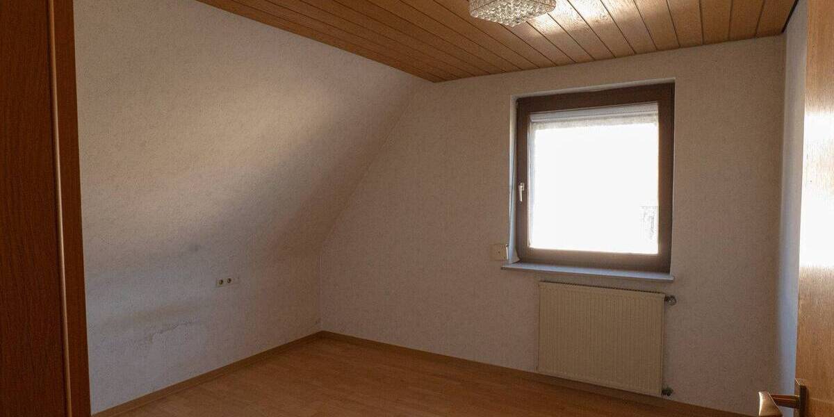 Doppelhaushälfte Sindelfingen Mitte - 6 Zimmer, 104 m&sup2;, 520.000&euro; | Angebot:26819213