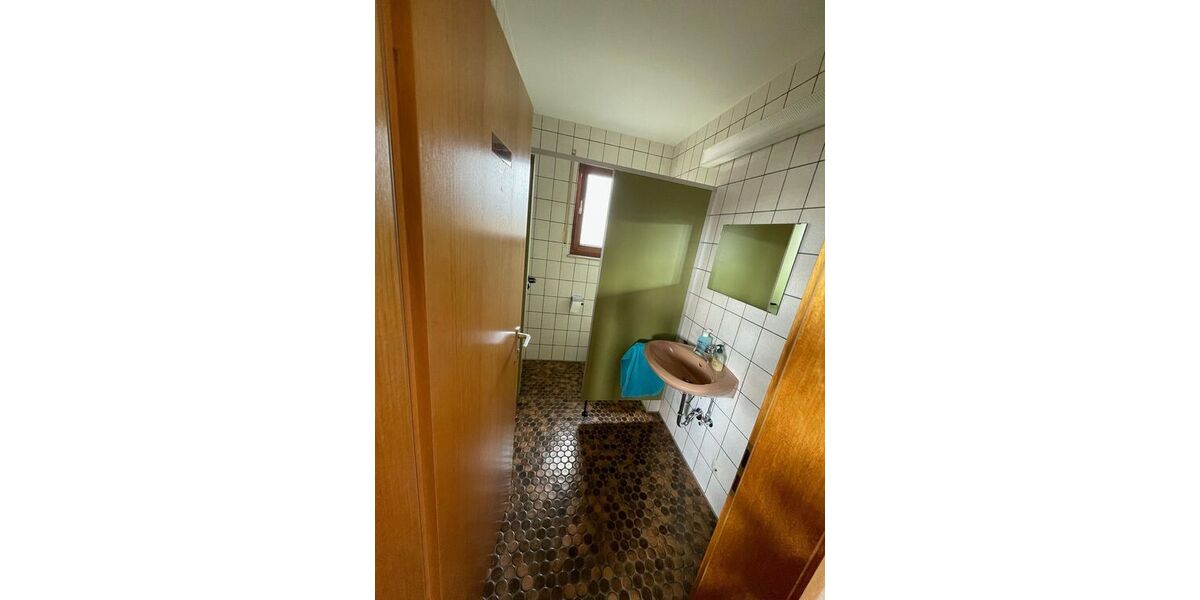 Funktionale Büro- oder Praxisfläche in Nürtingen - Gewerbeobjekt Nürtingen Neckarhausen | Angebot:27608203