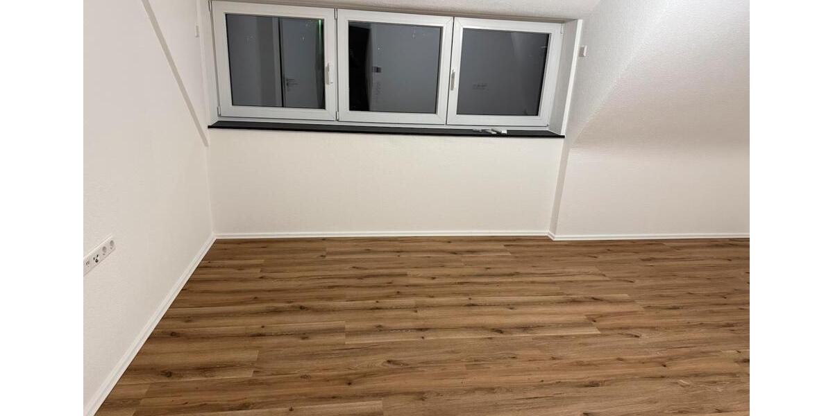 Dachgeschoßwohnung Kernen im Remstal - 2.5 Zimmer, 45 m&sup2;, 950&euro; | Angebot:24311368