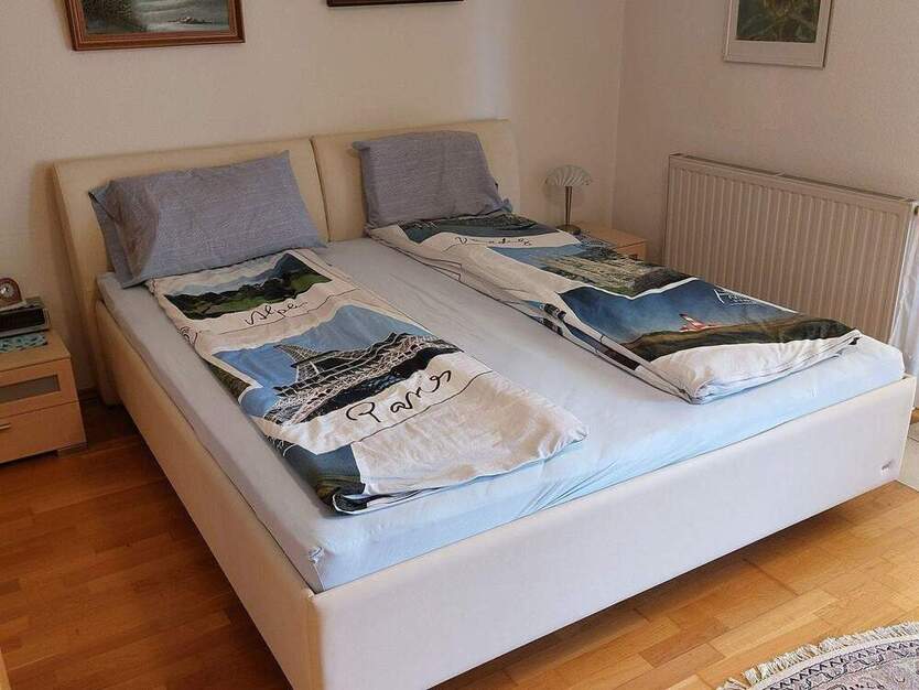 SINDELFINGEN 2 Zi.Whg.ca.59m2 möbliert tip top EBK DU.Parkett ruhig hell sonnig 700.,zzgl.NK pauschal 150.-warm 850,-