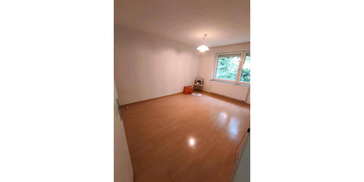 Hochparterre Esslingen am Neckar Pliensauvorstadt - 3 Zimmer, 65 m&sup2;, 1.200&euro; | Angebot:27589504