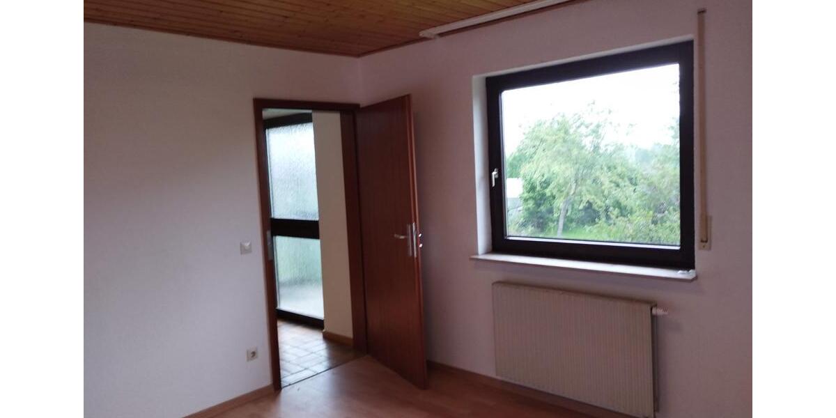 Erdgeschoßwohnung Nagold - 3 Zimmer, 95 m&sup2;, 1.050&euro; | Angebot:27604404
