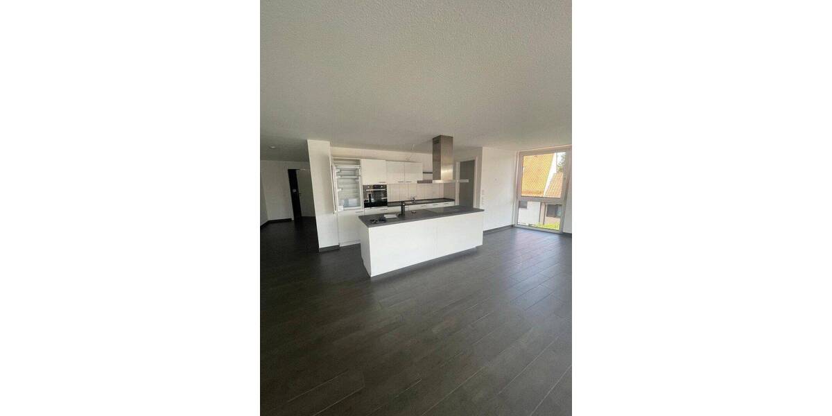 Etagenwohnung Sindelfingen Mitte - 4 Zimmer, 122 m&sup2;, 1.920&euro; | Angebot:26891906