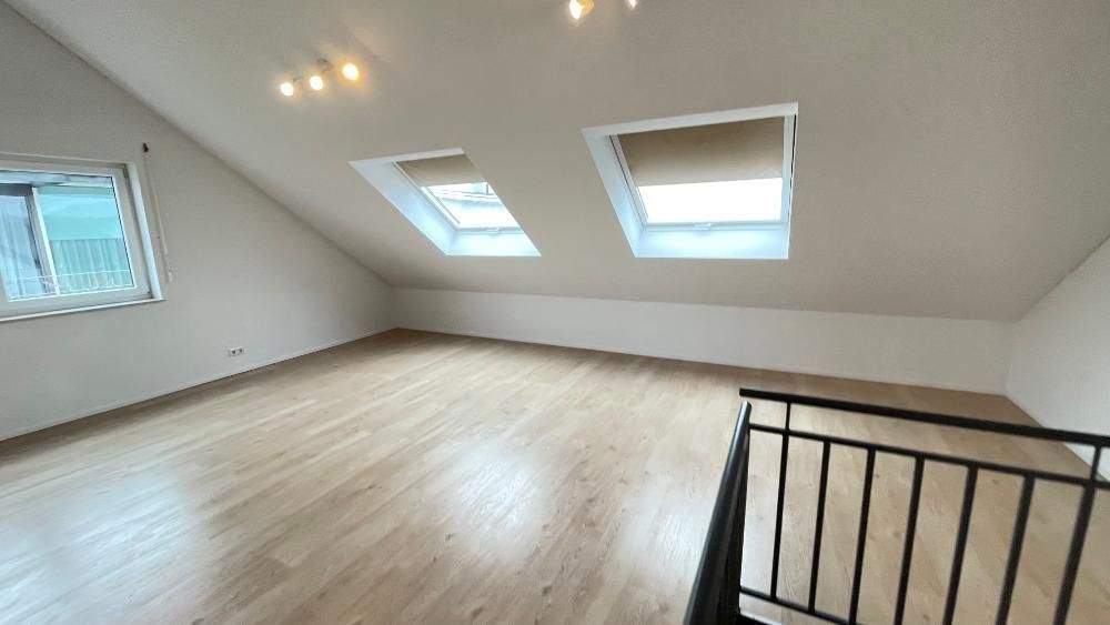 Doppelhaushälfte Holzgerlingen - 6 Zimmer, 160 m&sup2;, 3.633&euro; | Angebot:25800085