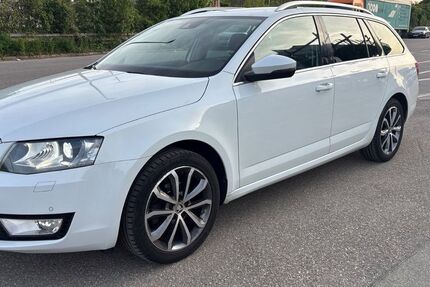 Skoda Octavia 231.711 km 5.590 &euro; Fellbach - Stuttgart 70736