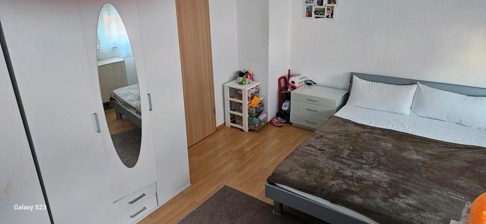 Etagenwohnung Sachsenheim - 2.5 Zimmer, 72 m&sup2;, 1.000&euro; | Angebot:24840696