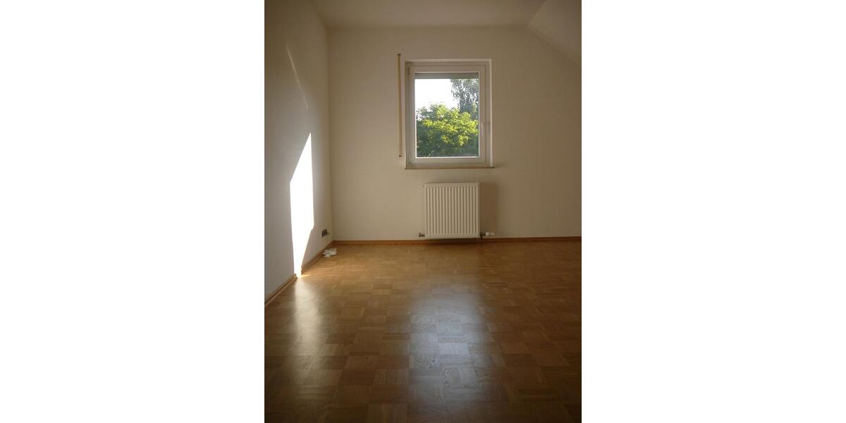 Dachgeschoßwohnung Herrenberg - 2.5 Zimmer, 58 m&sup2;, 900&euro; | Angebot:25554062