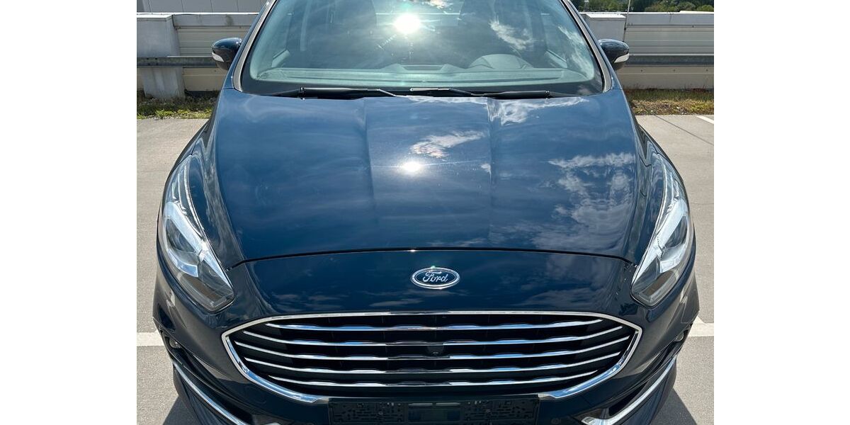 Ford S-Max 17.314 km 25.900 &euro; Sindelfingen 71065