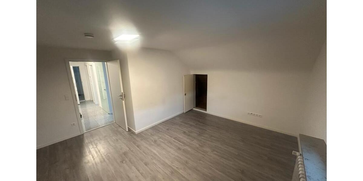 Dachgeschoßwohnung Sindelfingen - 2 Zimmer, 56 m&sup2;, 1.200&euro; | Angebot:24588379