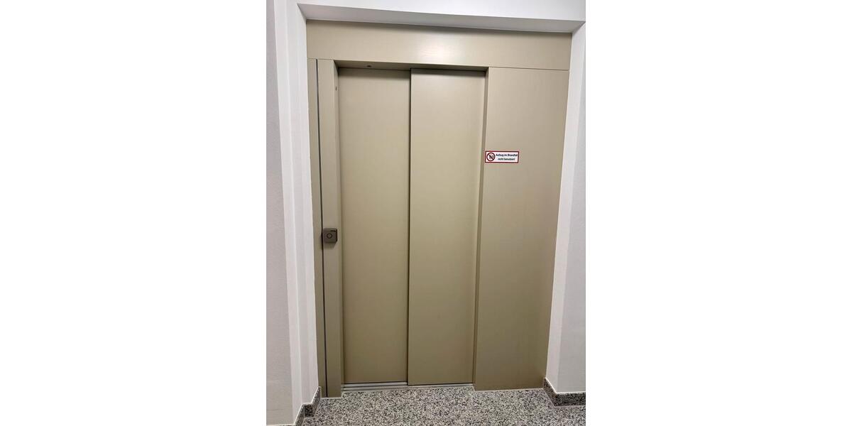 Etagenwohnung Böblingen - 2 Zimmer, 65 m&sup2;, 1.250&euro; | Angebot:27554870