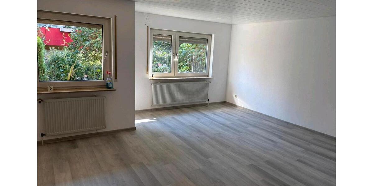 Reihenhaus Stuttgart Bad Cannstatt - 5 Zimmer, 140 m&sup2;, 3.500&euro; | Angebot:25294745