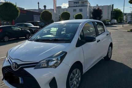 Toyota Yaris 65.550 km 7.999 € Stuttgart 70469