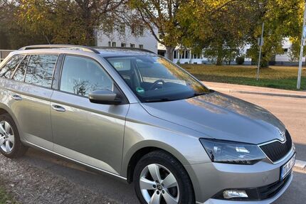 Skoda Fabia 23.800 km 11.600 &euro; Dörnach 72124