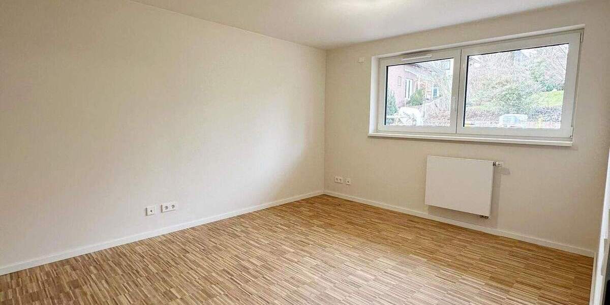 Einfamilienhaus Esslingen am Neckar Sulzgries - 6 Zimmer, 260 m&sup2;, 3.900&euro; | Angebot:24876305