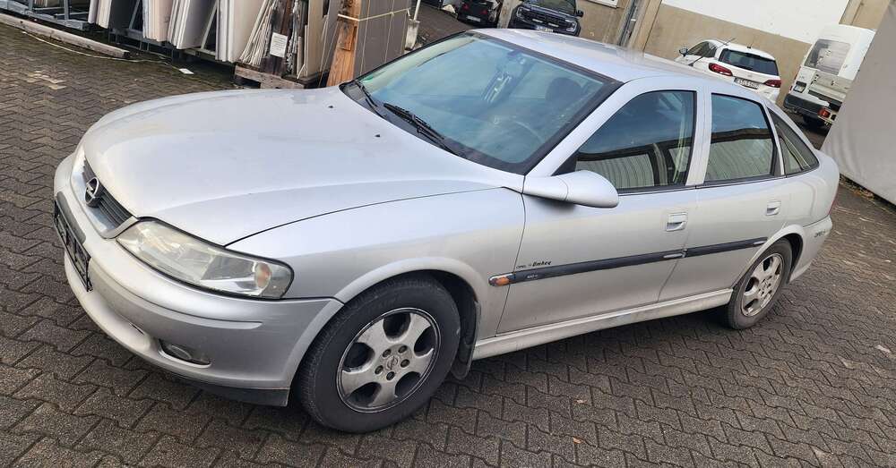 Opel Vectra 48.000 km 2.500 &euro; Ostfildern 73760