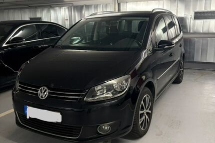 VW Touran 235.000 km 4.000 &euro; Böblingen 71032