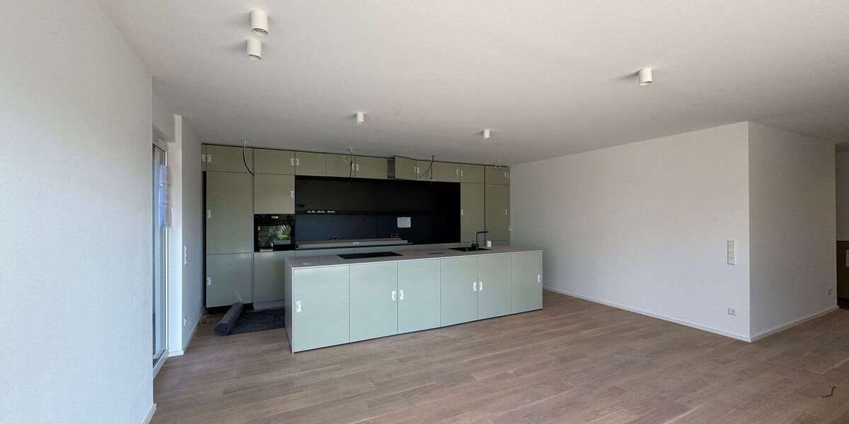 Etagenwohnung Esslingen am Neckar Oberesslingen - 4 Zimmer, 135 m&sup2;, 2.565&euro; | Angebot:26006415