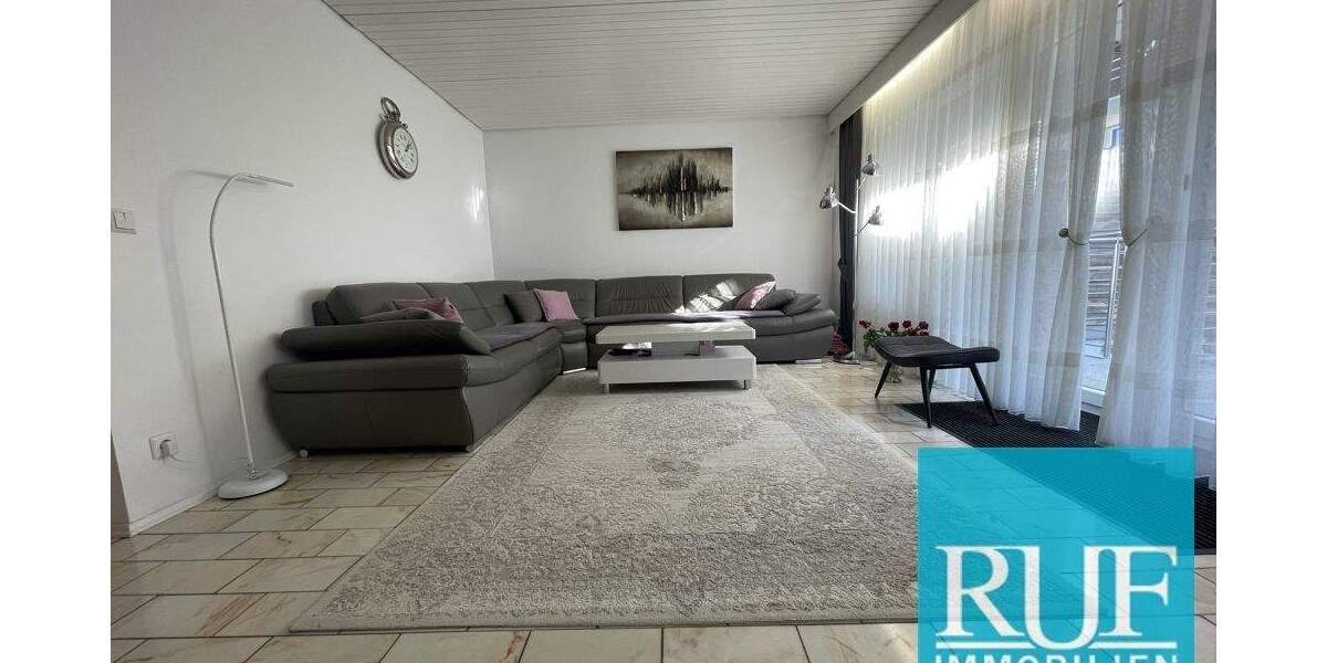 Reihenmittelhaus Pforzheim Innenstadt - 4 Zimmer, 110 m&sup2;, 380.000&euro; | Angebot:24915956