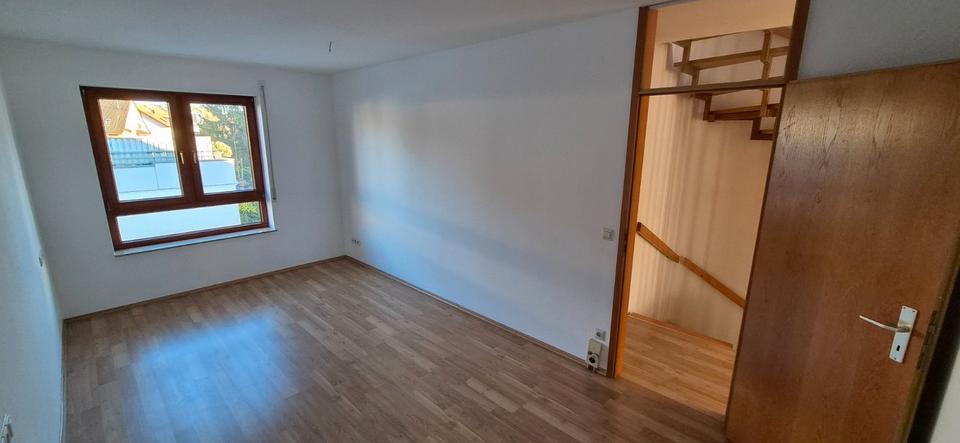 Reihenhaus Wendlingen am Neckar - 6.5 Zimmer, 135 m&sup2;, 1.550&euro; | Angebot:27617674