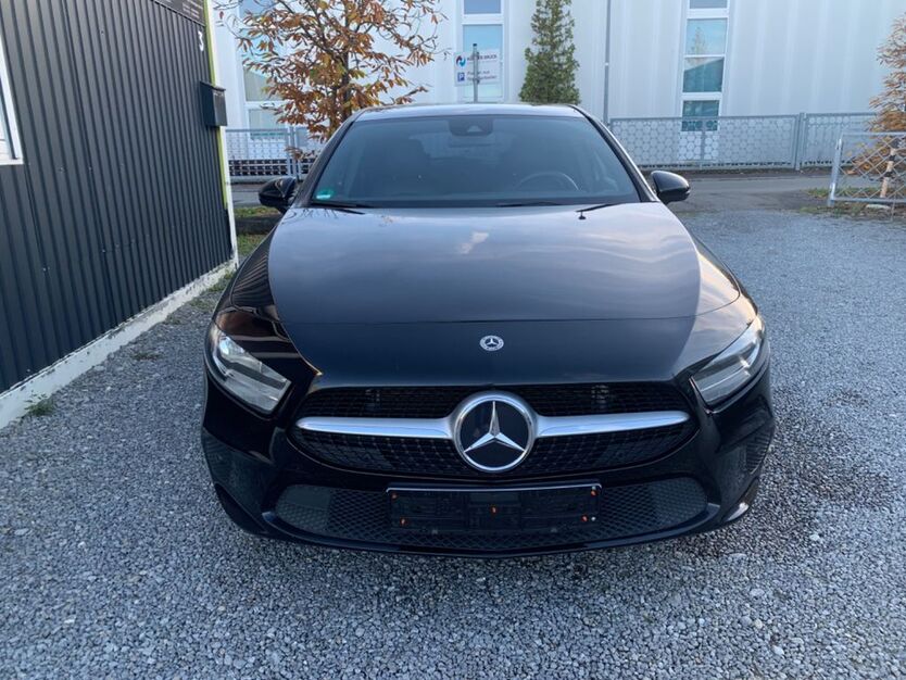 Mercedes-Benz A 180 152.500 km 15.799 € Sindelfingen 71069