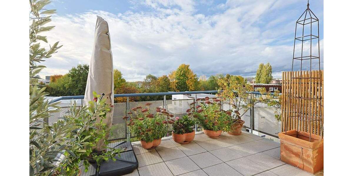 Moderne, lichtdurchflutete Wohnung mit 2 Balkonen und traumhaftem Weitblick in Pattonville 3 zimmer