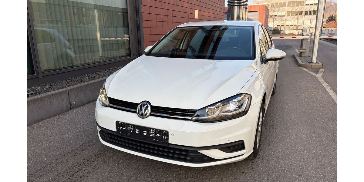 VW Golf 147.000 km 9.990 &euro; Stuttgart 70469