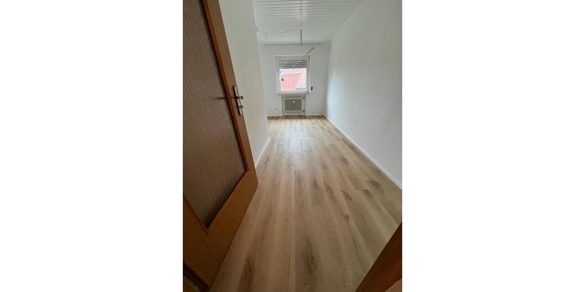 Etagenwohnung Kernen im Remstal - 4 Zimmer, 85 m&sup2;, 1.200&euro; | Angebot:25308133