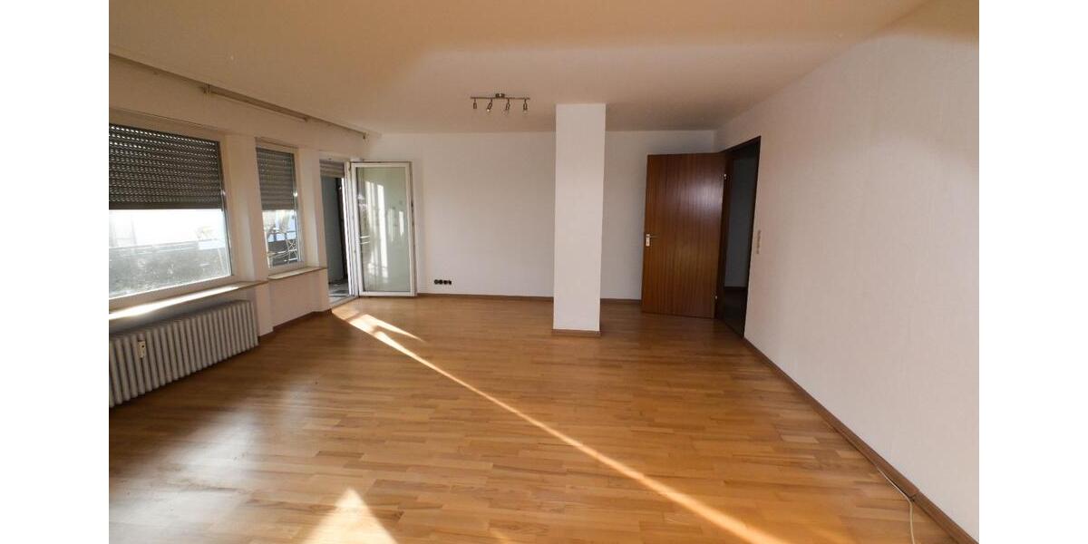 Helle 2-Zimmer-Dachgeschosswohnung mit großem Balkon in Freiberg 2 zimmer