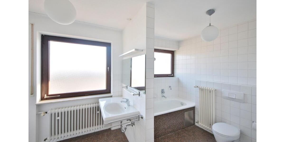 Doppelhaushälfte Pforzheim Büchenbronn - 5 Zimmer, 200 m&sup2;, 1.400&euro; | Angebot:23737073