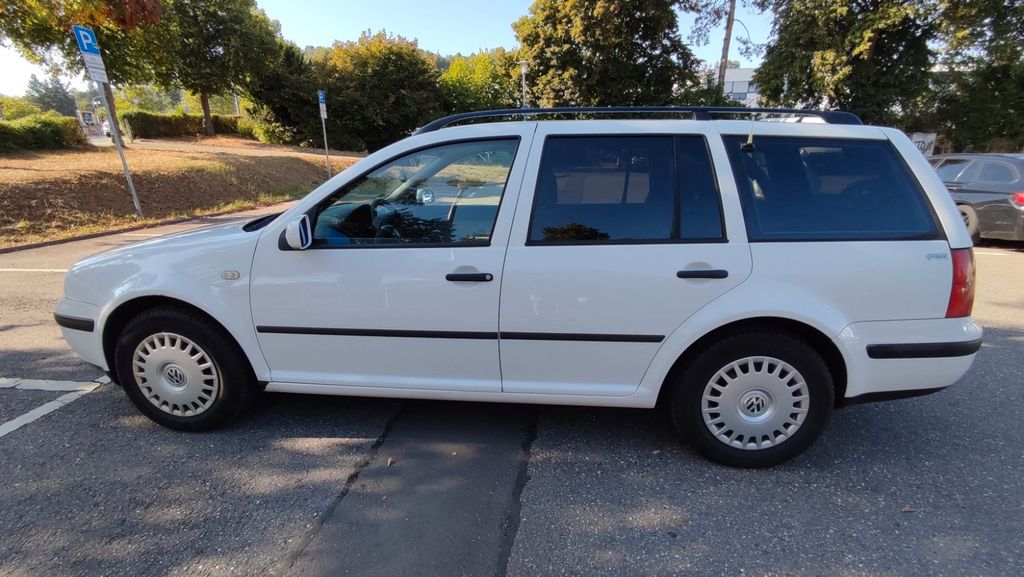 VW Golf 225.000 km 5.350 &euro; Pforzheim/Brötzingen 75172