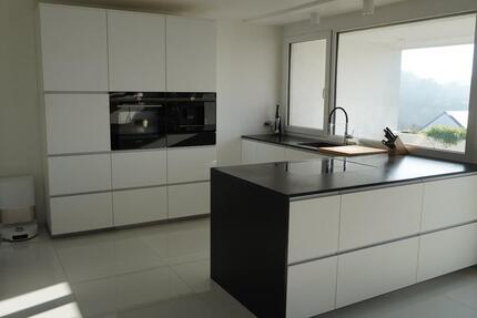 Haus Esslingen am Neckar Brühl - 6 Zimmer, 200 m&sup2;, 2.600&euro; | Angebot:25900820