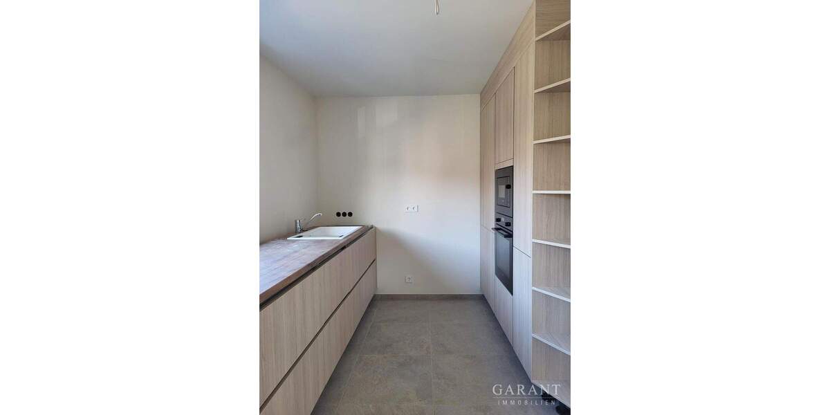 Einfamilienhaus Esslingen am Neckar Sulzgries - 6 Zimmer, 260 m&sup2;, 3.900&euro; | Angebot:24876305