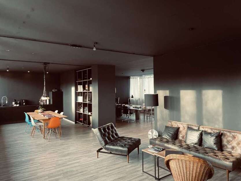 Büro in Stuttgart 1.800 € 225 m²