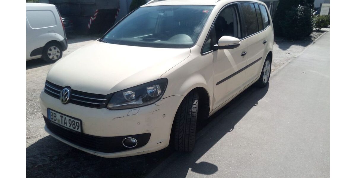 VW Touran 351.000 km 3.300 &euro; Böblingen 71032