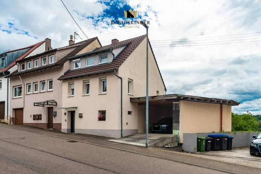 Einfamilienhaus mit Potential: 6 Zimmer, großes Grundstück, schöner Garten. Ihr neues Zuhause?