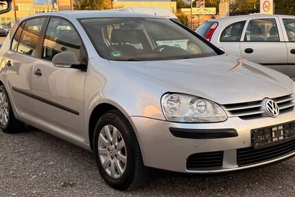 VW Golf 90.000 km 5.990 &euro; Reutlingen 72766