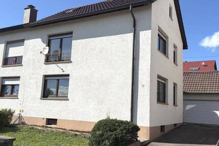 Charmante Doppelhaushälfte mit Ausbaureserve und großzügiger Garage! 3 zimmer