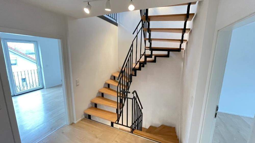 Doppelhaushälfte Holzgerlingen - 6 Zimmer, 160 m&sup2;, 3.633&euro; | Angebot:25800085