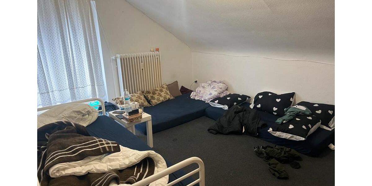 Dachgeschoßwohnung Leonberg - 4 Zimmer, 75 m&sup2;, 1.650&euro; | Angebot:24487529