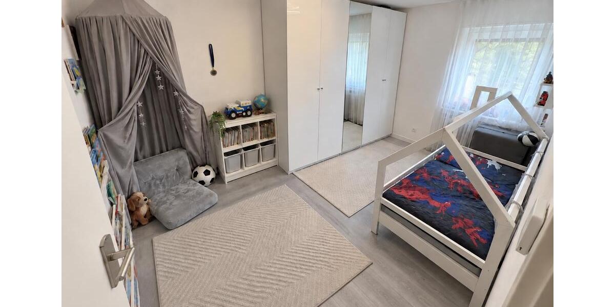 Etagenwohnung Esslingen am Neckar Brühl - 4 Zimmer, 101 m&sup2;, 1.650&euro; | Angebot:27550300
