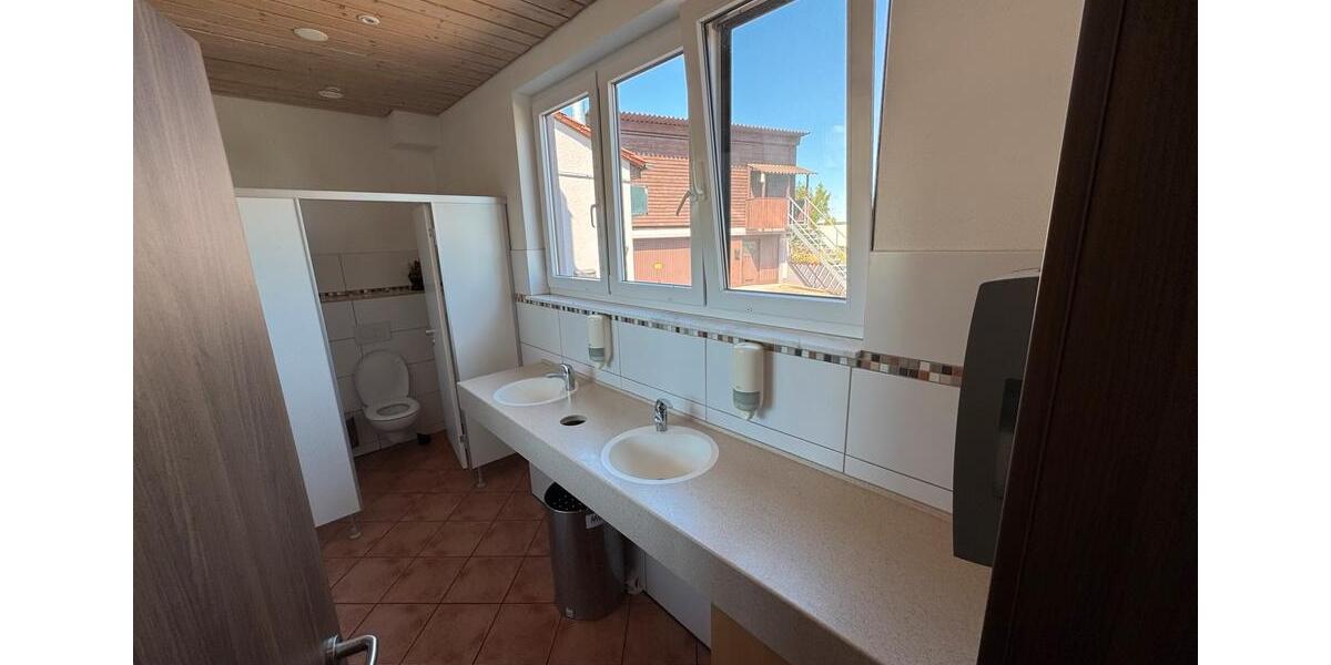 Gewerbeobjekt Herrenberg - 2.500&euro; | Angebot:25211103