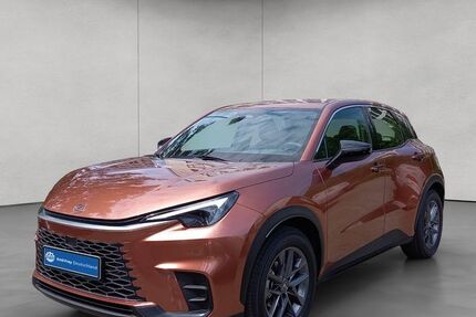 Lexus LBX 8.200 km 28.950 &euro; Stuttgart 70469