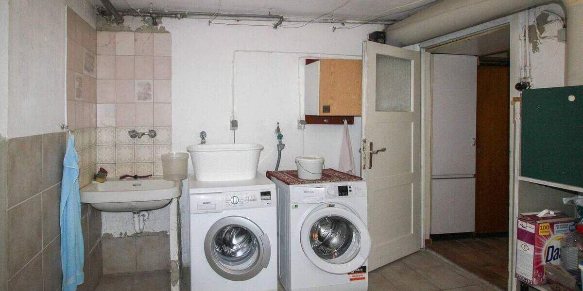 Einfamilienhaus Calw - 7 Zimmer, 180 m&sup2;, 329.000&euro; | Angebot:25911365