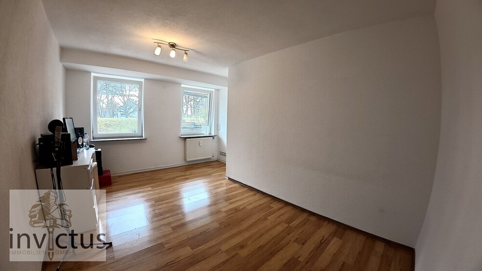 Wohnen und entspannen: 4-Zimmer-Wohnung mit Garten, XL-Terrasse und GarageStellplatz 4 zimmer