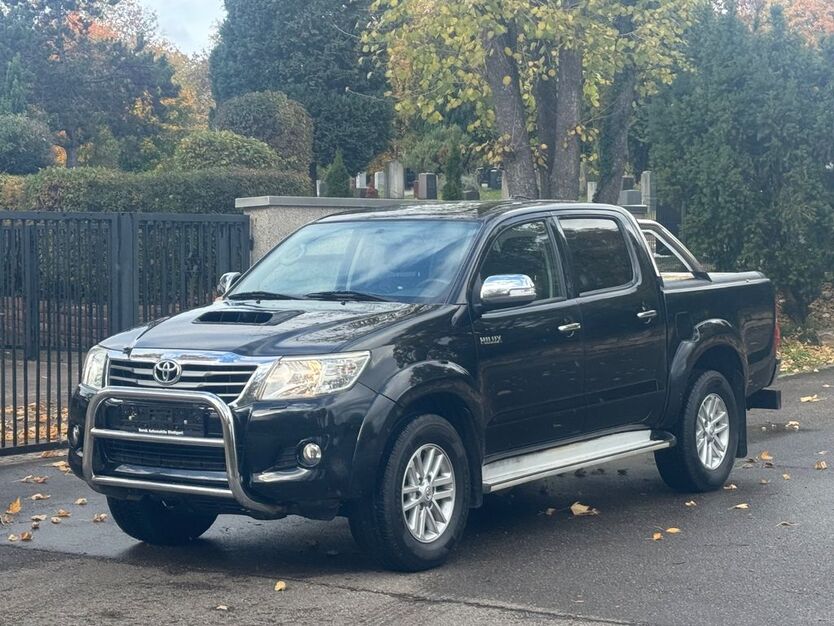 Toyota Hilux 244.843 km 23.850 € Stuttgart 70374