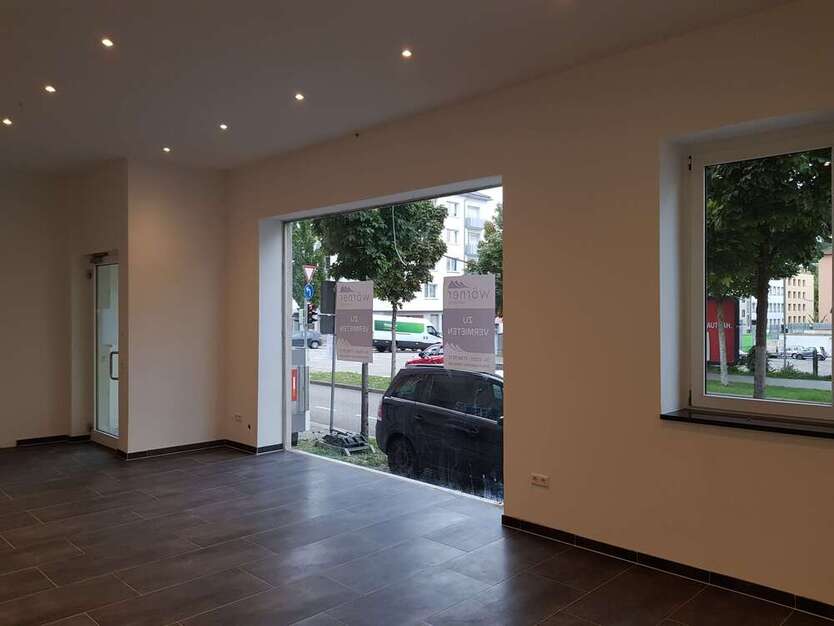 Einzelhandel in Pforzheim 880 € 39.12 m²