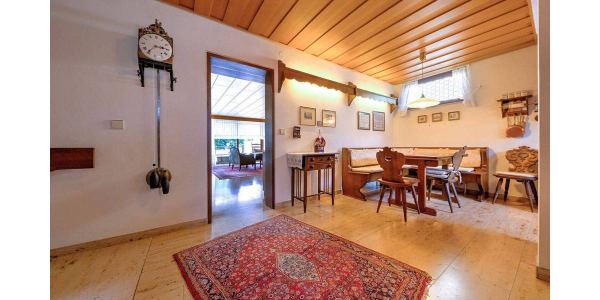 Großzügiges Eckhaus mit viel Platz, Garten und Potenzial 6 zimmer